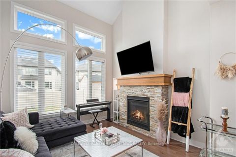 Photo 12 at 427 Rainrock Crescent, Mer Bleue/Bradley Estates/Anderson Park, Orleans