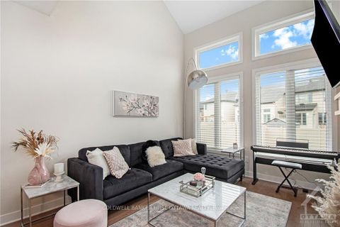 Photo 13 at 427 Rainrock Crescent, Mer Bleue/Bradley Estates/Anderson Park, Orleans