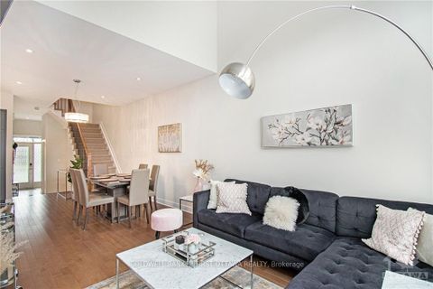 Photo 14 at 427 Rainrock Crescent, Mer Bleue/Bradley Estates/Anderson Park, Orleans