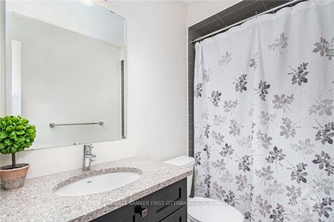 Photo 22 at 427 Rainrock Crescent, Mer Bleue/Bradley Estates/Anderson Park, Orleans