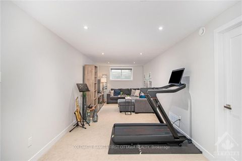 Photo 24 at 427 Rainrock Crescent, Mer Bleue/Bradley Estates/Anderson Park, Orleans