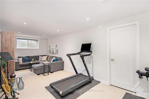 Photo 25 at 427 Rainrock Crescent, Mer Bleue/Bradley Estates/Anderson Park, Orleans