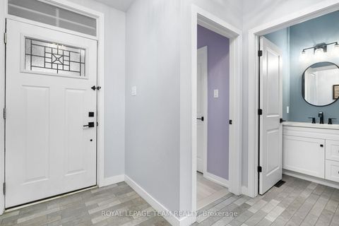 Photo 3 at 432 Gidran Circle, Emerald Meadows/Trailwest, Kanata