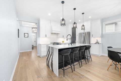 Photo 6 at 432 Gidran Circle, Emerald Meadows/Trailwest, Kanata