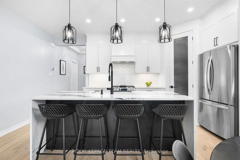 Photo 7 at 432 Gidran Circle, Emerald Meadows/Trailwest, Kanata