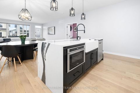 Photo 9 at 432 Gidran Circle, Emerald Meadows/Trailwest, Kanata