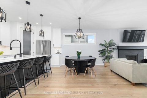 Photo 10 at 432 Gidran Circle, Emerald Meadows/Trailwest, Kanata