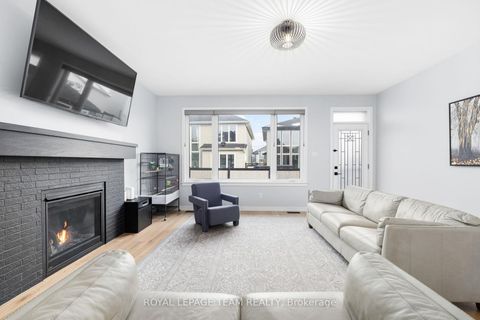 Photo 12 at 432 Gidran Circle, Emerald Meadows/Trailwest, Kanata