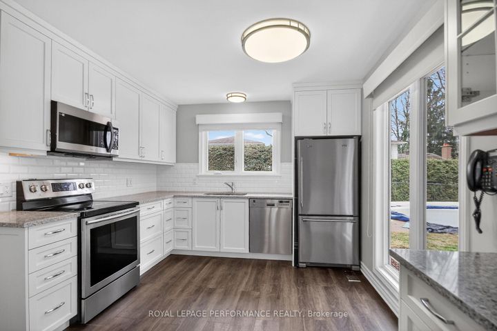 Photo 14 at 15 Hallowell Court, Nepean (Arlington Woods), Ottawa