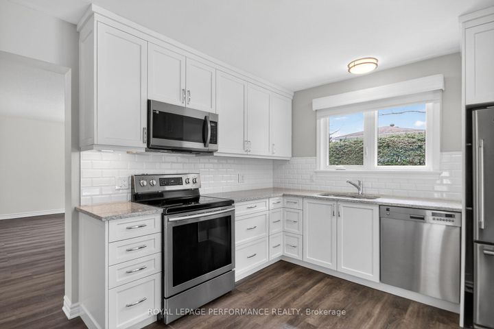 Photo 16 at 15 Hallowell Court, Nepean (Arlington Woods), Ottawa