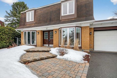 Photo 1 at 15 Hallowell Court, Nepean (Arlington Woods), Ottawa