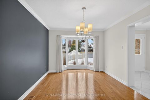 Photo 5 at 15 Hallowell Court, Nepean (Arlington Woods), Ottawa