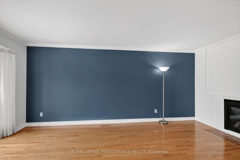 Photo 7 at 15 Hallowell Court, Nepean (Arlington Woods), Ottawa