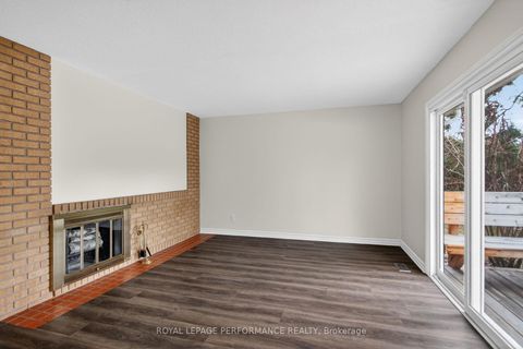 Photo 10 at 15 Hallowell Court, Nepean (Arlington Woods), Ottawa