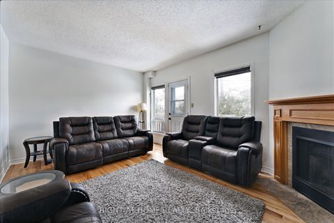 Photo 7 at 22 ALMOND Lane, Katimavik, Kanata