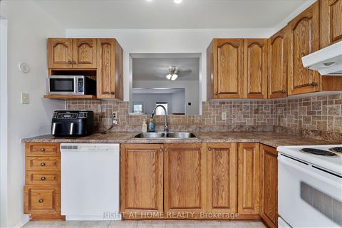 Photo 13 at 22 ALMOND Lane, Katimavik, Kanata