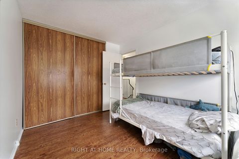 Photo 22 at 22 ALMOND Lane, Katimavik, Kanata