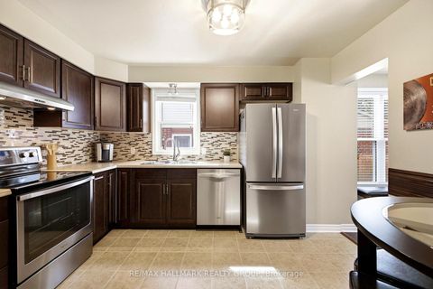 Photo 5 at 178 Equestrian Drive, Bridlewood, Kanata