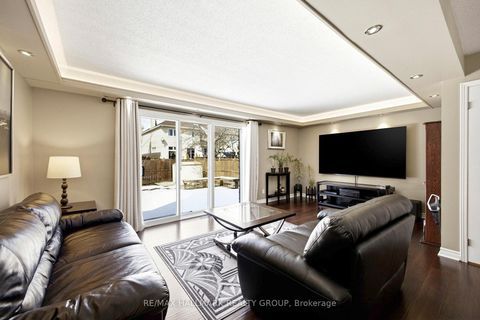 Photo 10 at 178 Equestrian Drive, Bridlewood, Kanata