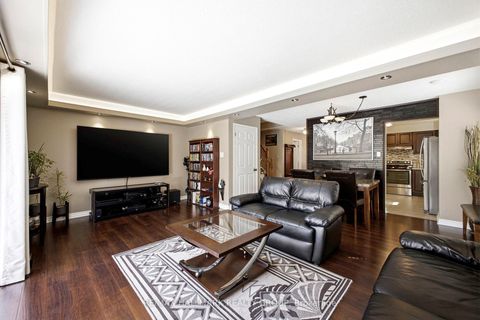 Photo 11 at 178 Equestrian Drive, Bridlewood, Kanata