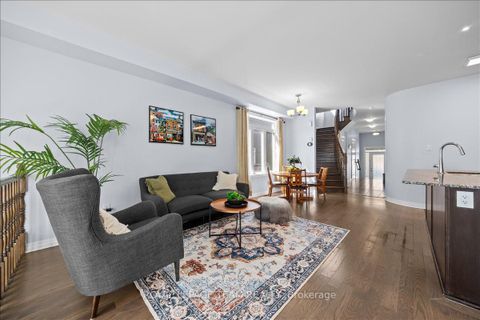 Photo 7 at 333 Tulum Crescent, Emerald Meadows/Trailwest, Kanata