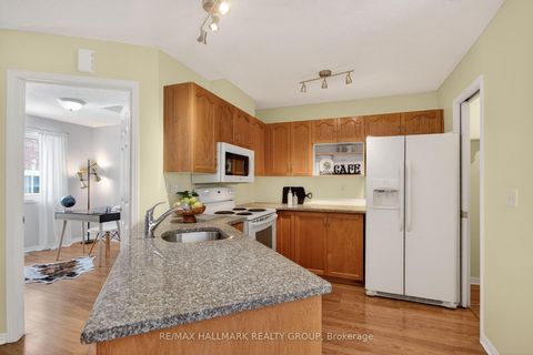 Photo 11 at 3 Daphne Crescent, Stittsville (South), Stittsville