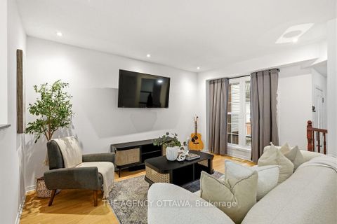 Photo 4 at 555 Aberfoyle Circle, Morgan's Grant/South March, Kanata