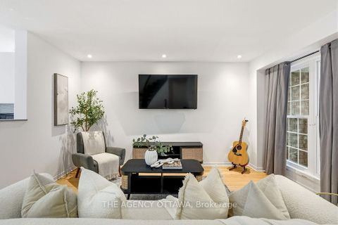 Photo 5 at 555 Aberfoyle Circle, Morgan's Grant/South March, Kanata