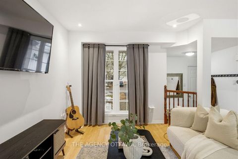 Photo 6 at 555 Aberfoyle Circle, Morgan's Grant/South March, Kanata