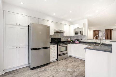 Photo 11 at 555 Aberfoyle Circle, Morgan's Grant/South March, Kanata