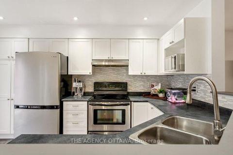 Photo 13 at 555 Aberfoyle Circle, Morgan's Grant/South March, Kanata