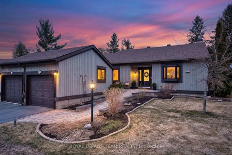 Photo 0 at 11 Glen Abbey Crescent, Stittsville (Central), Stittsville