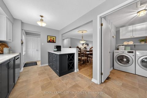 Photo 15 at 11 Glen Abbey Crescent, Stittsville (Central), Stittsville