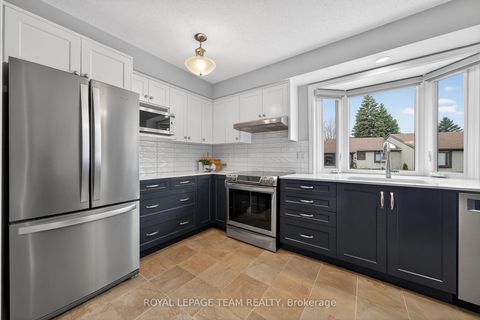 Photo 17 at 11 Glen Abbey Crescent, Stittsville (Central), Stittsville