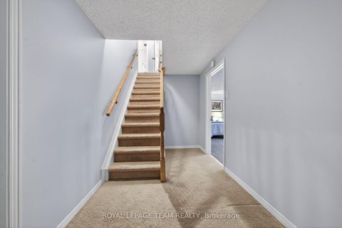 Photo 31 at 11 Glen Abbey Crescent, Stittsville (Central), Stittsville