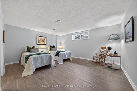 Photo 32 at 11 Glen Abbey Crescent, Stittsville (Central), Stittsville