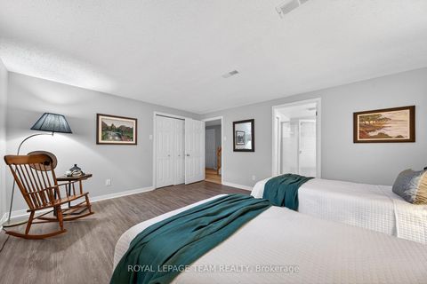 Photo 33 at 11 Glen Abbey Crescent, Stittsville (Central), Stittsville