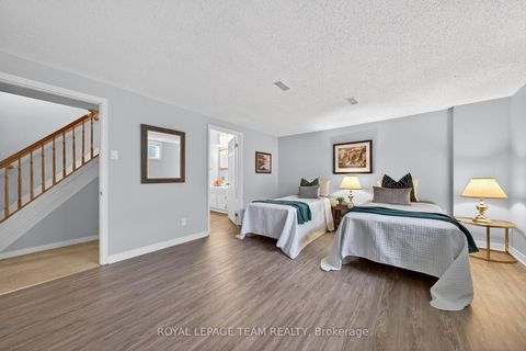 Photo 34 at 11 Glen Abbey Crescent, Stittsville (Central), Stittsville