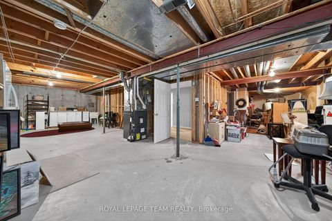 Photo 36 at 11 Glen Abbey Crescent, Stittsville (Central), Stittsville