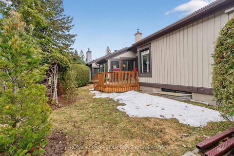 Photo 41 at 11 Glen Abbey Crescent, Stittsville (Central), Stittsville