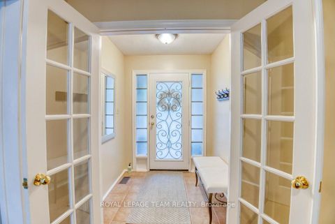 Photo 2 at 27 Sherk Crescent, Kanata Lakes/Heritage Hills, Kanata