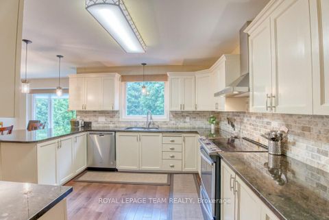 Photo 7 at 27 Sherk Crescent, Kanata Lakes/Heritage Hills, Kanata