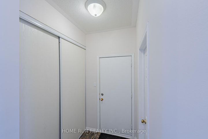 Photo 3 at 182 Windhurst Drive, Nepean (Barrhaven East), Ottawa