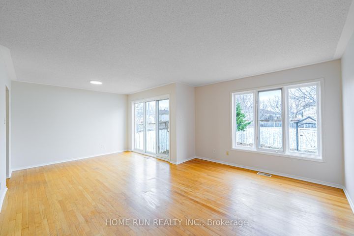 Photo 9 at 182 Windhurst Drive, Nepean (Barrhaven East), Ottawa
