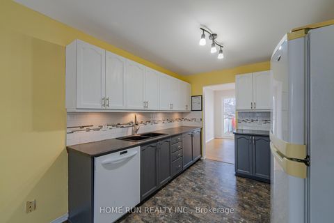 Photo 11 at 182 Windhurst Drive, Nepean (Barrhaven East), Ottawa