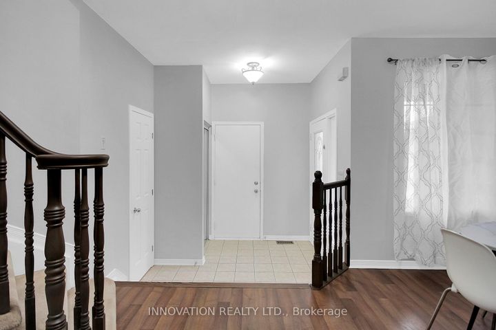 Photo 2 at 64 Daventry Crescent, Nepean (Longfields), Ottawa