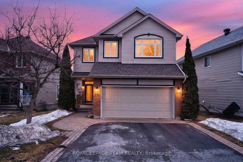 Photo 1 at 131 Spiritwood Drive, Emerald Meadows/Trailwest, Kanata