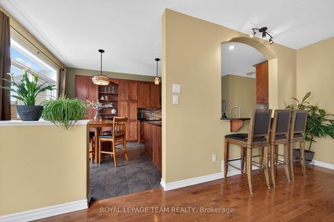 Photo 7 at 131 Spiritwood Drive, Emerald Meadows/Trailwest, Kanata