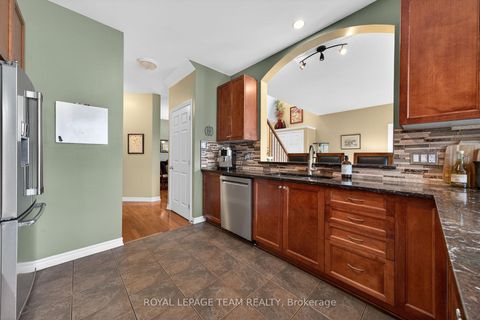 Photo 11 at 131 Spiritwood Drive, Emerald Meadows/Trailwest, Kanata