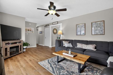 Photo 3 at 44 Ballantrae Way, Glencairn/Hazeldean, Kanata